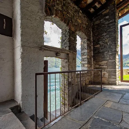 Villa La Filanda -pieds Dans L'eau On Como- *