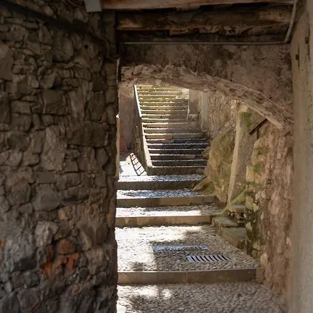 Villa La Filanda By 